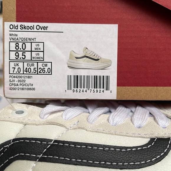 Vans WMNS Old Skool Over
White
VN0A7Q5EWHT
Platforms Sneakers - Picture 16 of 16